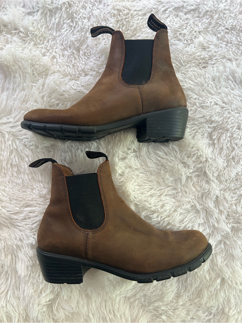 Blundstone 1673 Antique Brown Leather Heeled Chelsea Boots Women’s 9